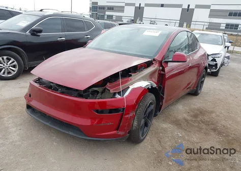 2026 Tesla Model Y Long Range Dual Motor All-Wheel Drive z USA, uszkodzony, nr VIN 7SAYGDED6TA582922